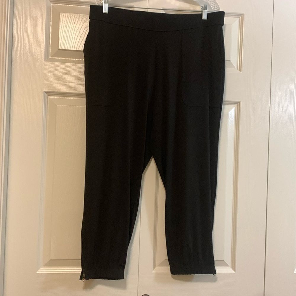 LISA RINNA collection, capris, large, good condition